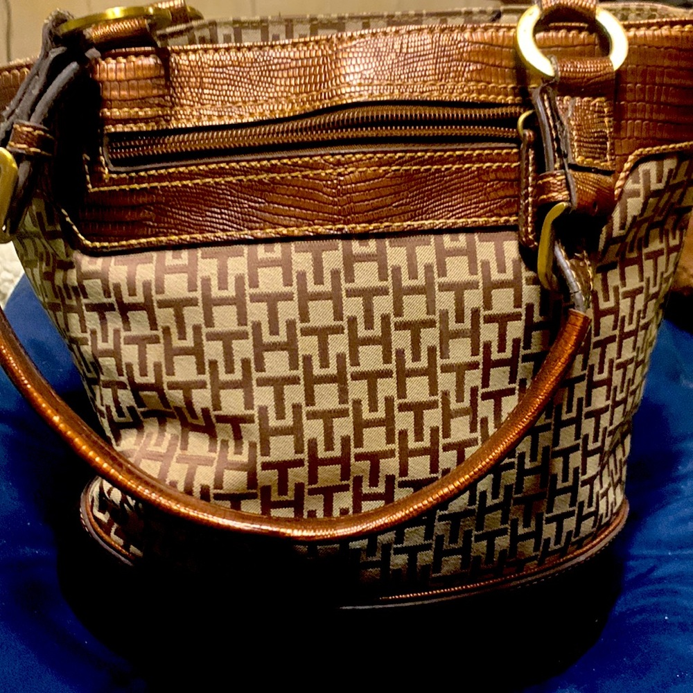 Medium sized Tommy Hilfiger
